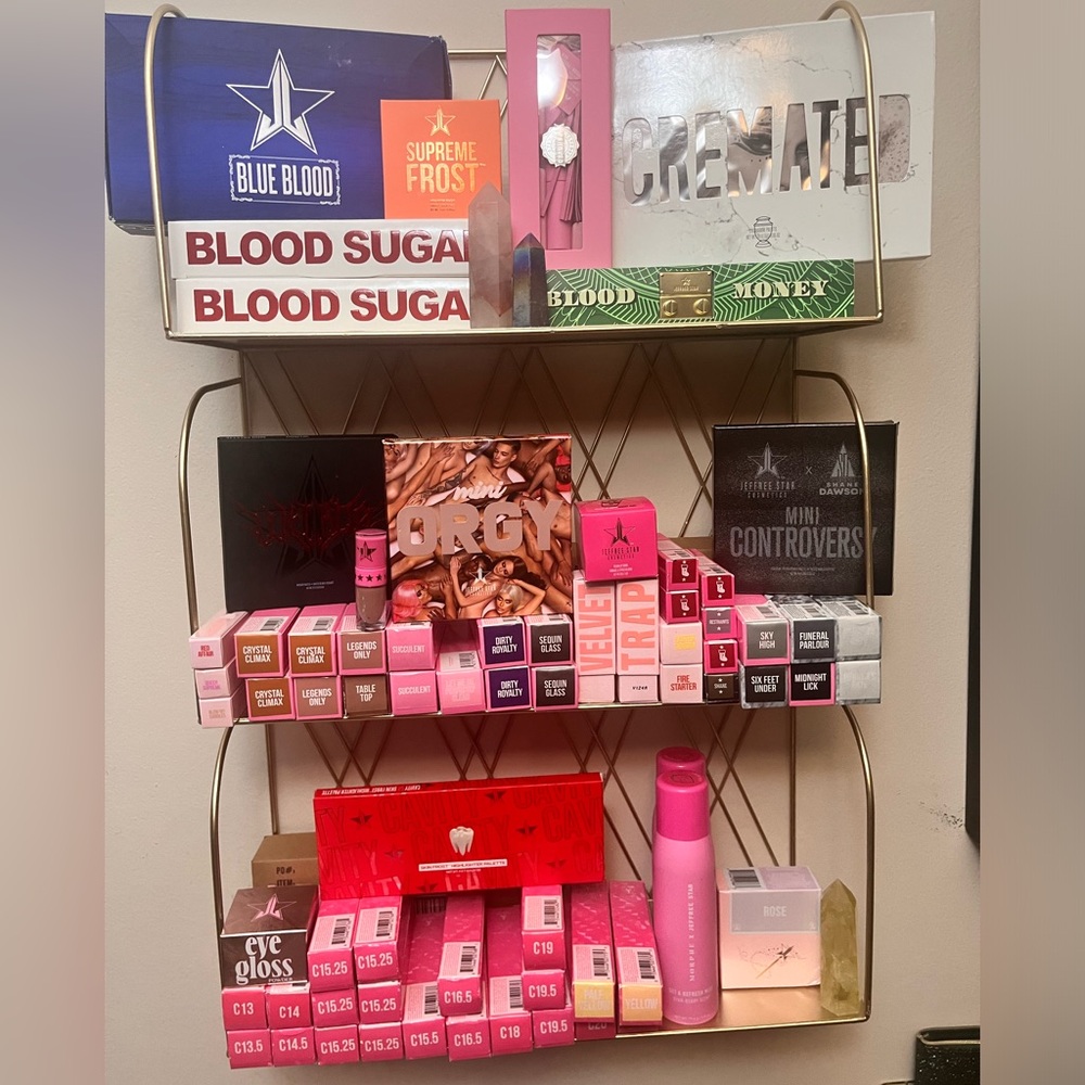 Jeffree 🌟 Star 🌟 BIG pallets 🌟Minis 🌟 Glosses🌟 Traps🌟 and MORE